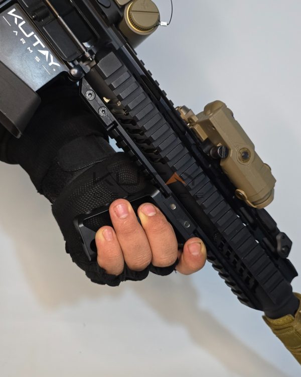 KutGrip V1 Siyah Alüminyum Dikey Tutamak - Görsel 3